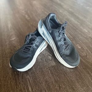 Altra Paradigm v7